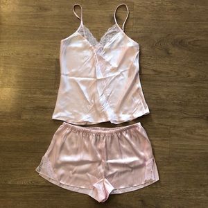 Light pink 2-piece silky pajamas